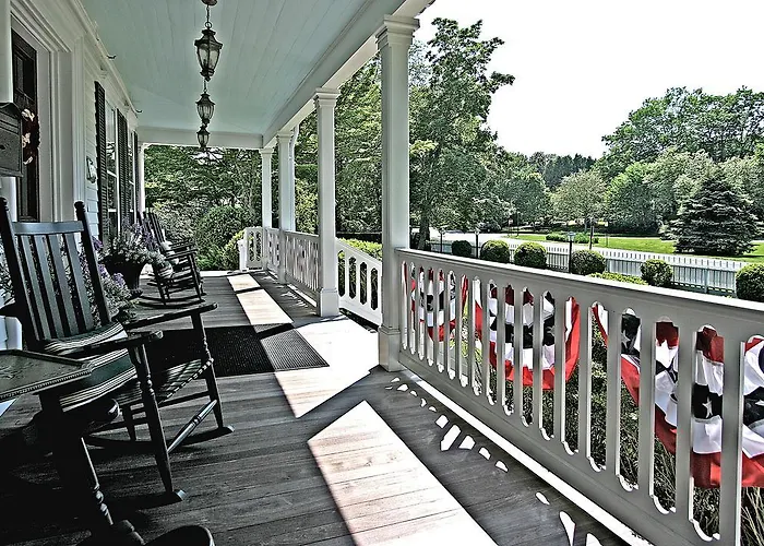 The Hedges Inn