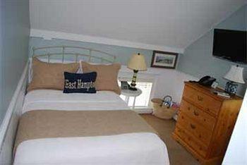 The Hedges Bed & Breakfast East Hampton
