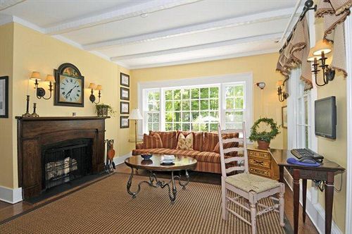 The Hedges Bed & Breakfast 4*
