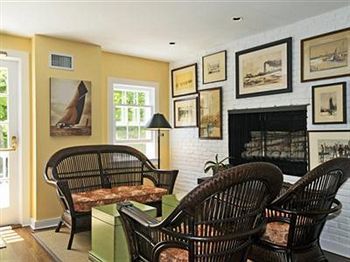 Bed & Breakfast The Hedges East Hampton